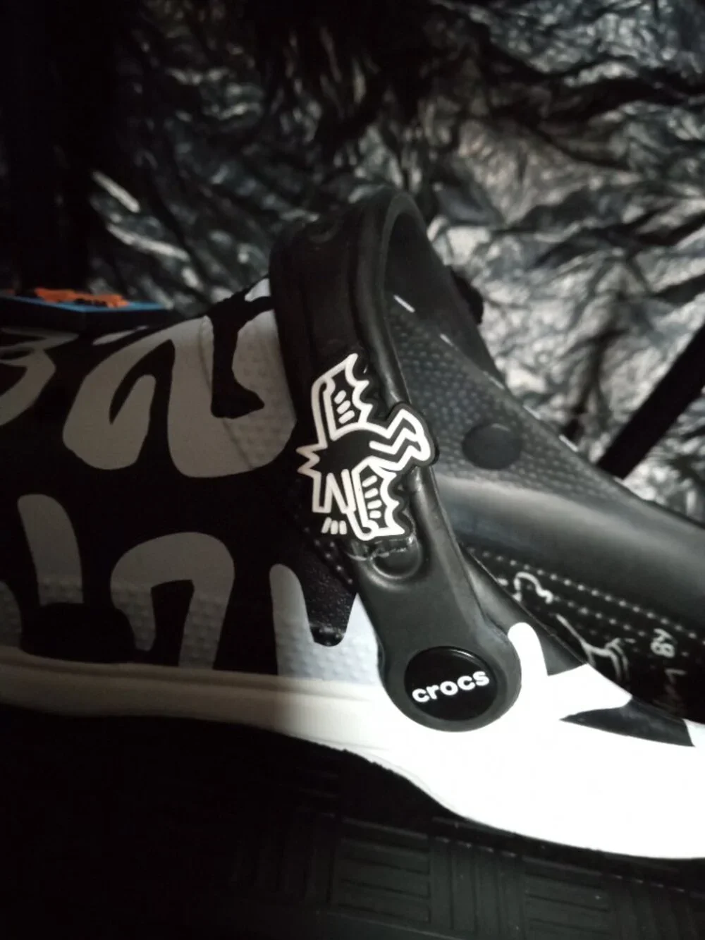 KEITH HARING X CROCS 